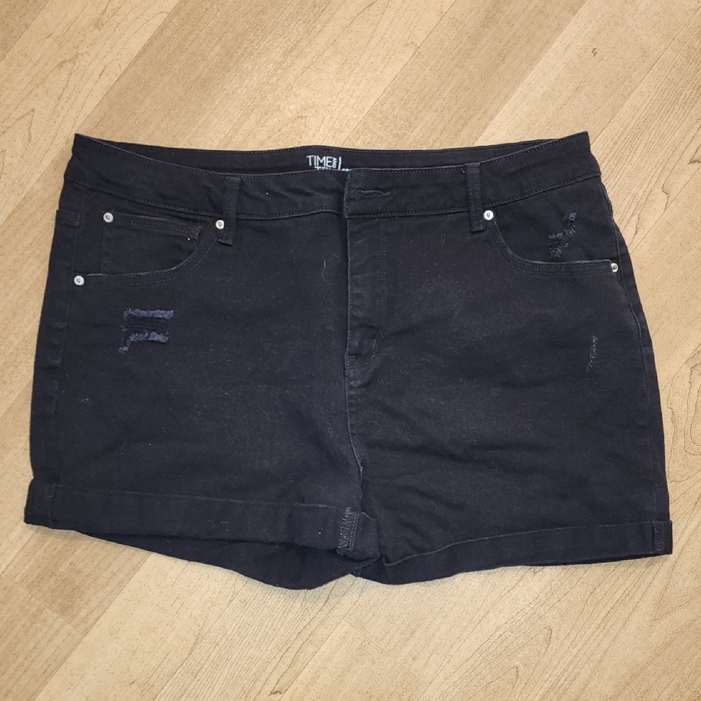 Time and Tru Black Jean Shorts for Women